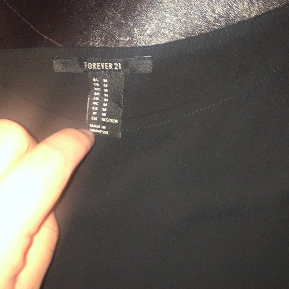 2 open back sheer blouses - Picture 6 of 7